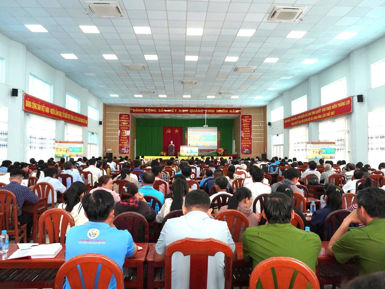 Xã Long Vĩnh tham dự Hội nghị trực tuyến quán triệt, triển khai thực hiện Nghị quyết Đại hội XIV của Đảng