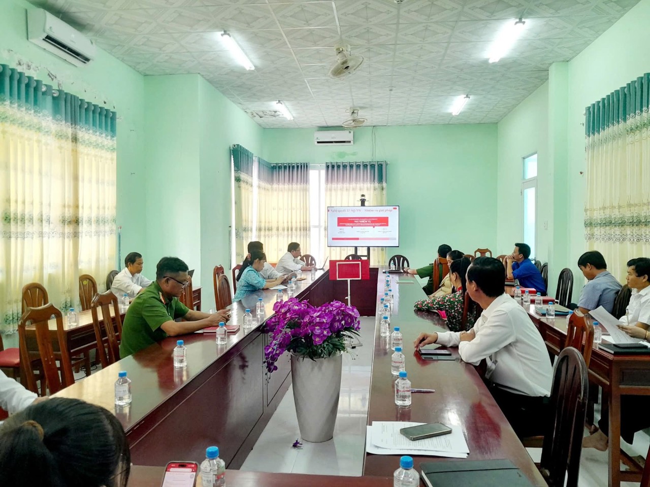 Xã Long Vĩnh: Tham dự lớp bồi dưỡng, cập nhật kiến thức, kỹ năng đối với cán bộ lãnh đạo, quản lý