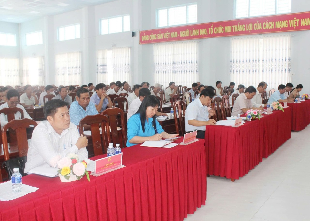 Ủy ban Nhân dân xã Long Vĩnh tổ chức Hội nghị tổng kết kế hoạch sản xuất Nông nghiệp - thủy sản 
