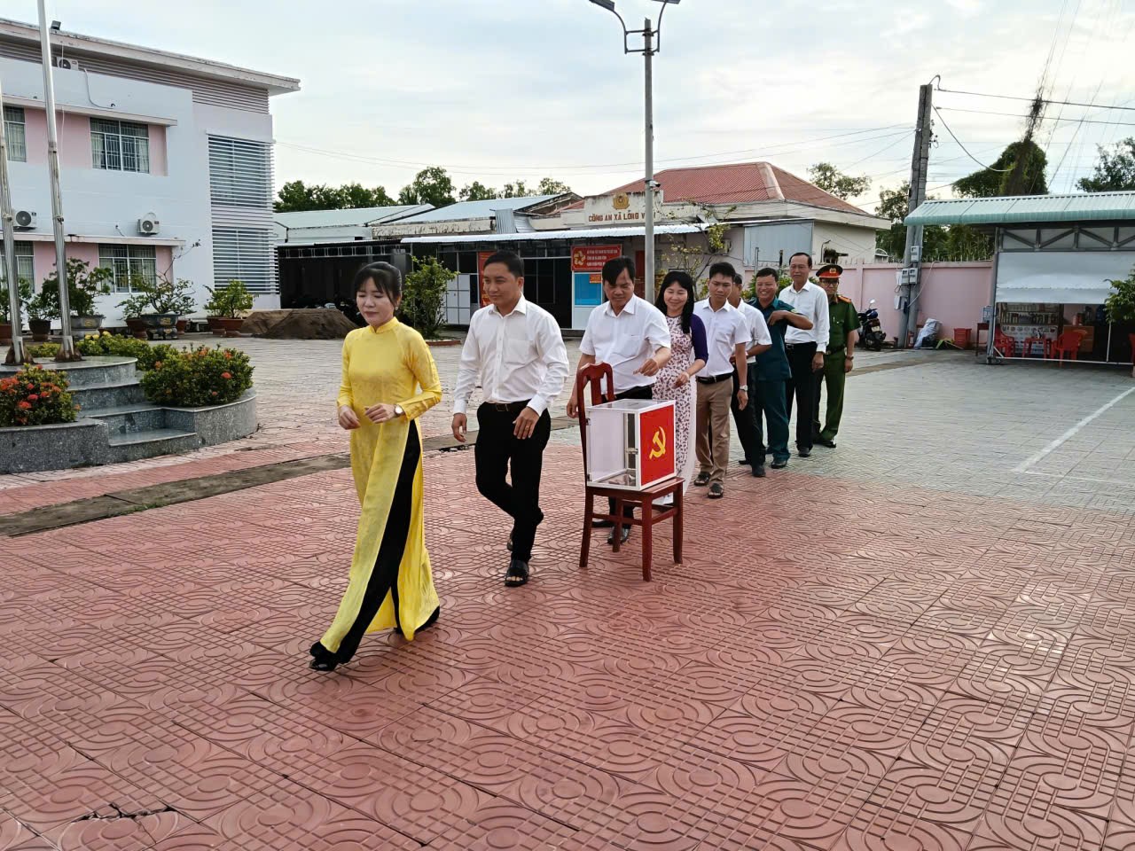 “Tình đồng chí” – sức mạnh đoàn kết của Đảng bộ xã Long Vĩnh