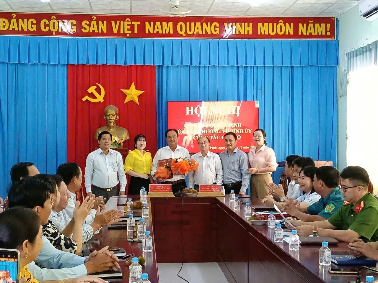 Đảng ủy xã Long Vĩnh tổ chức Lễ công bố quyết định của Ban Thường vụ Tỉnh ủy về công tác cán bộ
