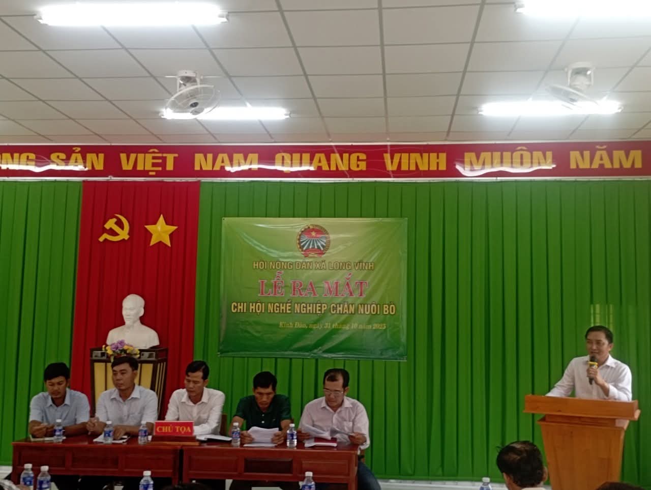 Ra mắt Chi hội nghề nghiệp chăn nuôi bò ấp Kinh Đào 