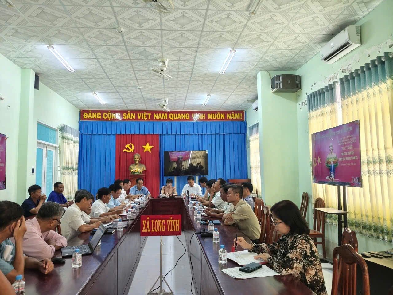 Đảng ủy xã Long Vĩnh tổ chức họp báo cáo công tác chuẩn bị nhân sự bầu cử đại biểu Hội đồng nhân dân xã, nhiệm kỳ 2026 – 2031