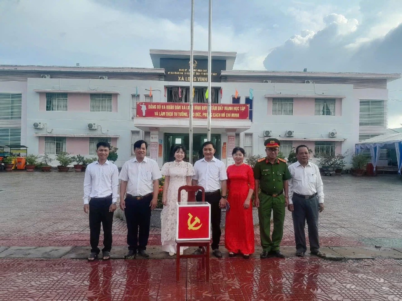 Xã Long Vĩnh phát động mô hình "Tình đồng chí" trong toàn Đảng bộ