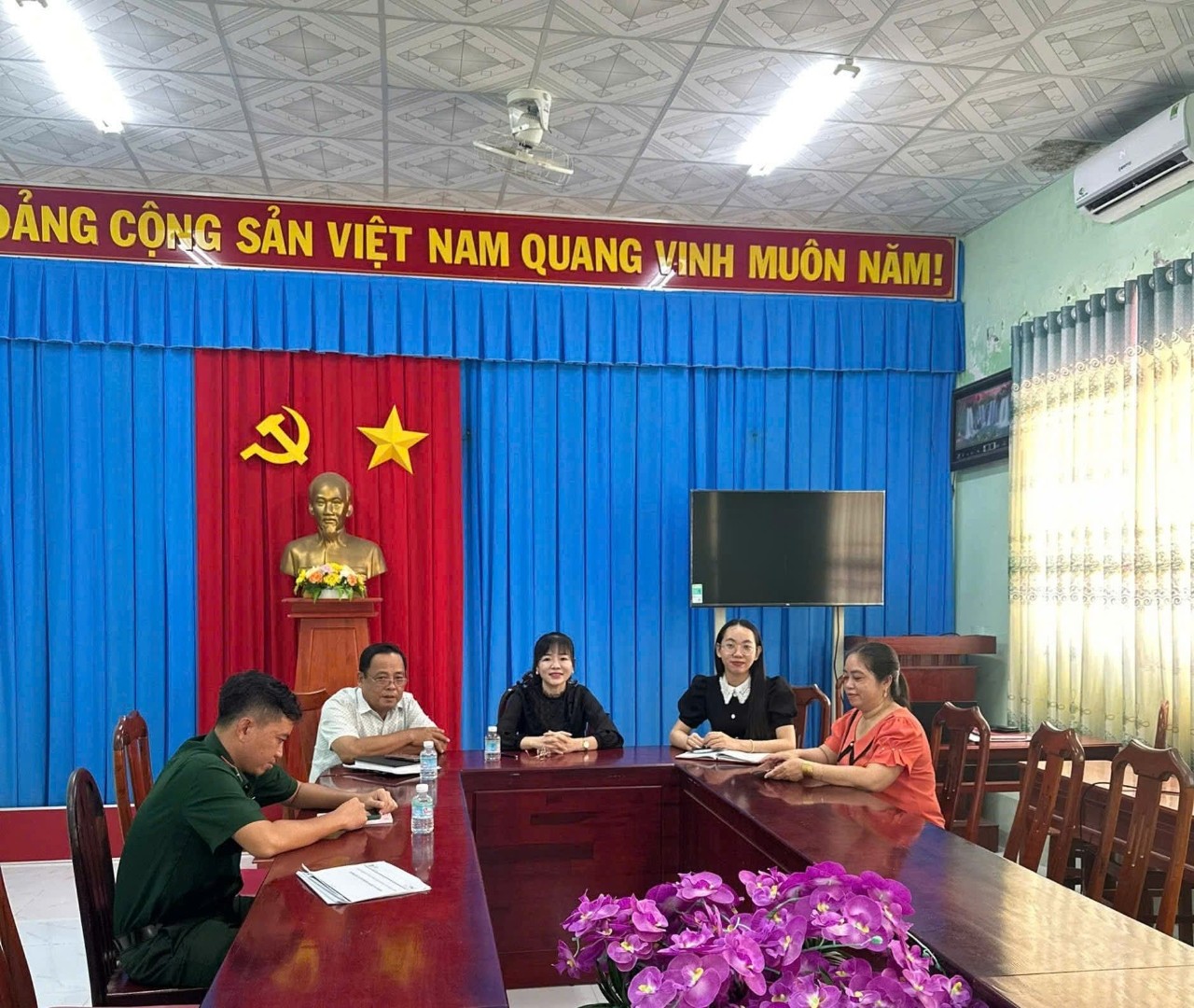 Đảng ủy xã Long Vĩnh tập huấn ứng dụng trí tuệ nhân tạo cho cán bộ, công chức