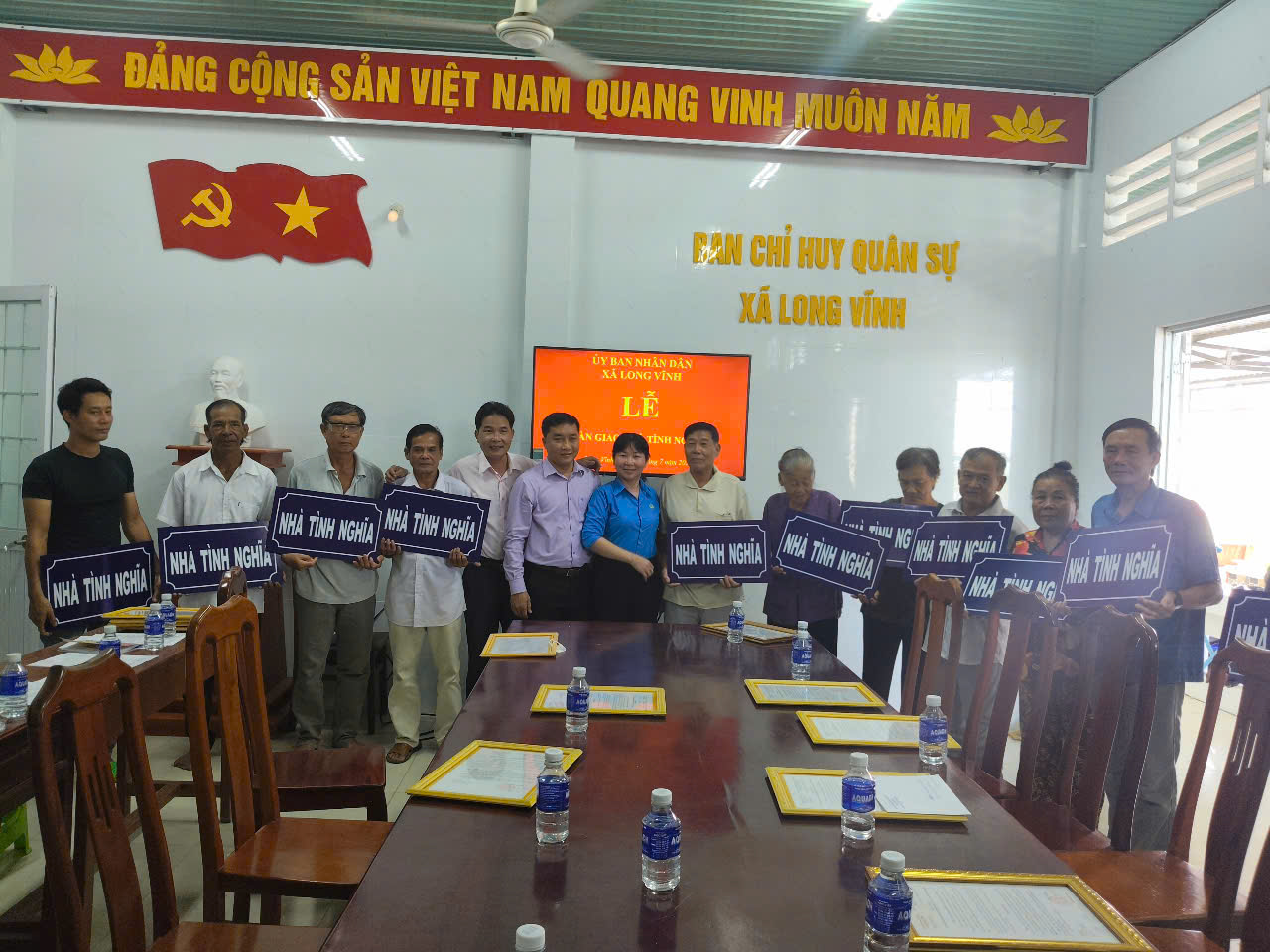 Ủy ban Nhân dân xã Long Vĩnh tổ chức Lễ bàn giao Nhà tình nghĩa